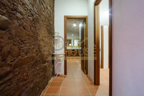 Quinta com Moradia, piscina e área para Loft com vista frontal para o Rio Tejo, em Abrantes