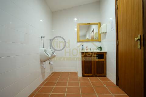 Quinta com Moradia, piscina e área para Loft com vista frontal para o Rio Tejo, em Abrantes