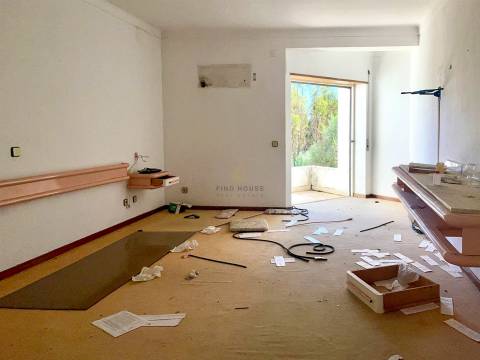 Vende-se antiga unidade hoteleira, com projeto aprovado no Pego, Abrantes