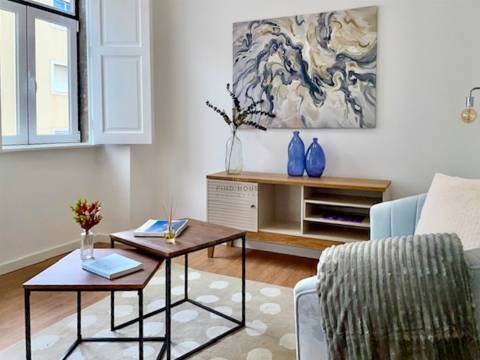 Apartamento T2 totalmente remodelado em São Vicente, Lisboa