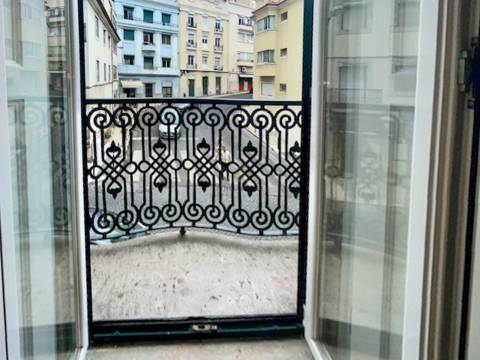 Apartamento T2 totalmente remodelado em São Vicente, Lisboa