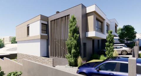 Lote de terreno com 1105m2 e projeto aprovado para 3 moradias, em São Domingos de Rana