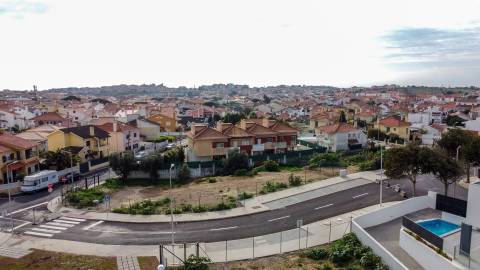 Lote de terreno  para construção com 216.60m2 em Tires, São Domingos de Rana