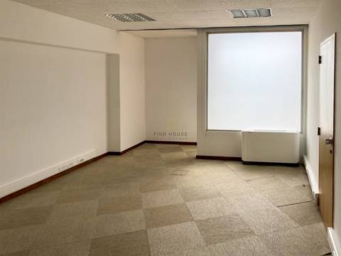 Escritório no Edifício Tridente, Avenidas Novas