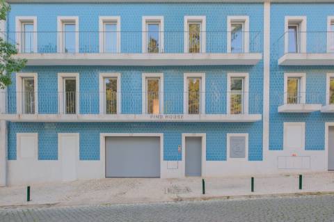 Arrenda-se apartamento T2 com garagem na Estrela, Lisboa