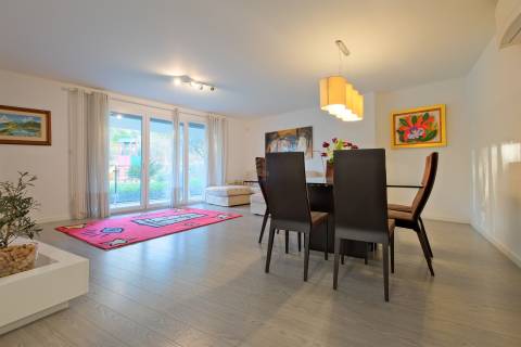 Apartamento T3 com 3 Suites e Garagem Box no Parque dos Poetas, Paço de Arcos