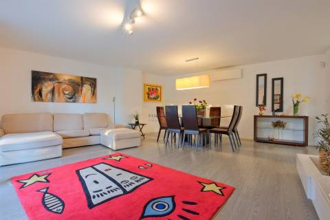 Apartamento T3 com 3 Suites e Garagem Box no Parque dos Poetas, Paço de Arcos