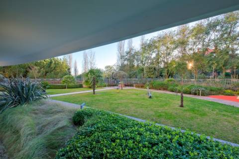 Apartamento T3 com 3 Suites e Garagem Box no Parque dos Poetas, Paço de Arcos