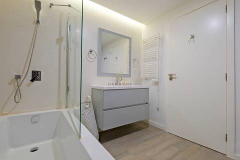 Apartamento T3 com 3 Suites e Garagem Box no Parque dos Poetas, Paço de Arcos