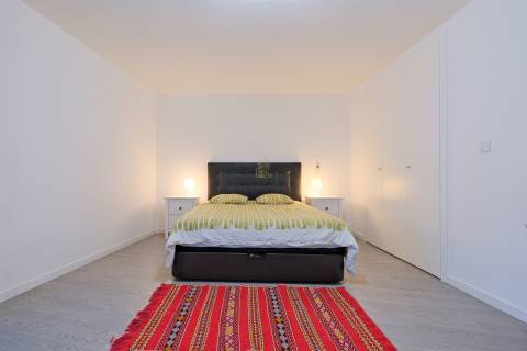 Apartamento T3 com 3 Suites e Garagem Box no Parque dos Poetas, Paço de Arcos