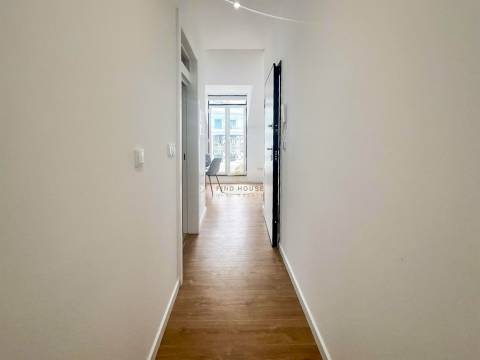 Apartamento T2 totalmente remodelado em São Vicente, Lisboa