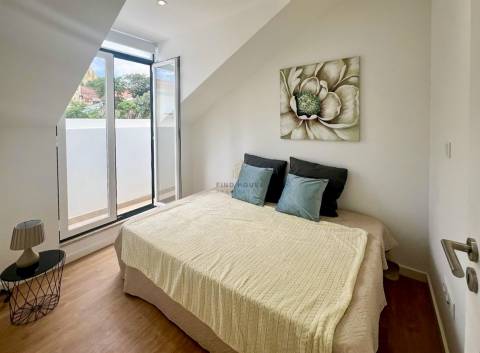 Apartamento T2 totalmente remodelado em São Vicente, Lisboa