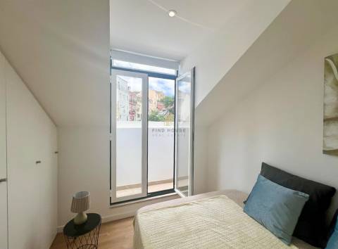 Apartamento T2 totalmente remodelado em São Vicente, Lisboa