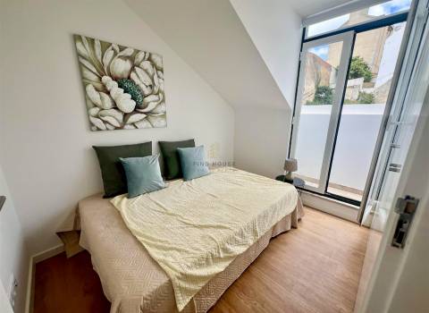 Apartamento T2 totalmente remodelado em São Vicente, Lisboa