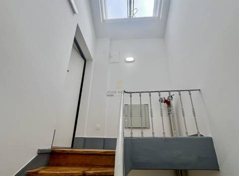 Apartamento T2 totalmente remodelado em São Vicente, Lisboa