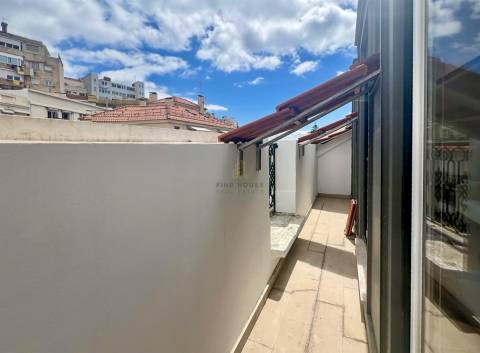 Apartamento T2 totalmente remodelado em São Vicente, Lisboa