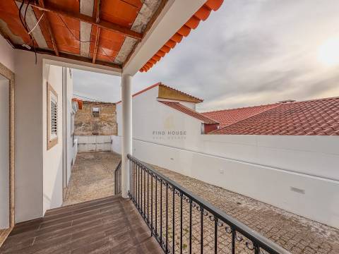 Moradia Isolada T4+1 totalmente remodelada em Esmoriz