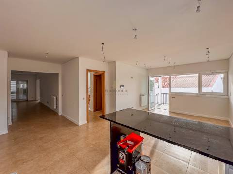 Moradia Isolada T4+1 totalmente remodelada em Esmoriz