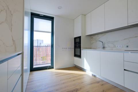 Vende-se Penthouse T4 Duplex com vista para a Ria, em Aveiro