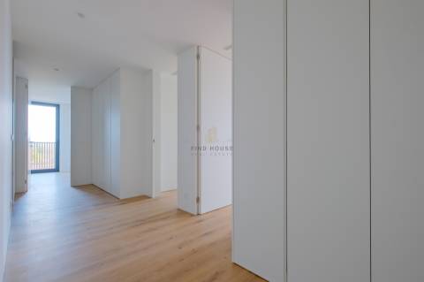 Vende-se Penthouse T4 Duplex com vista para a Ria, em Aveiro