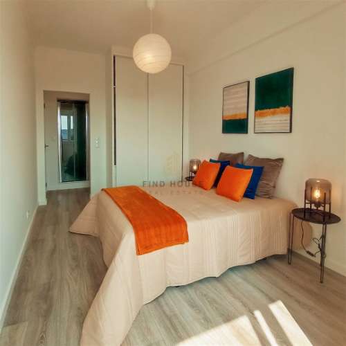 Apartamento T3 totalmente remodelado em Benfica