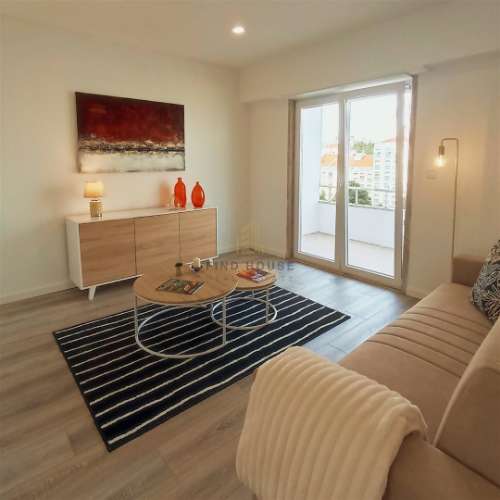 Apartamento T3 totalmente remodelado em Benfica