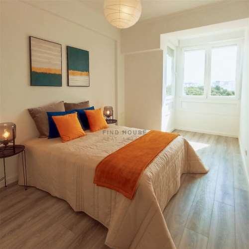 Apartamento T3 totalmente remodelado em Benfica