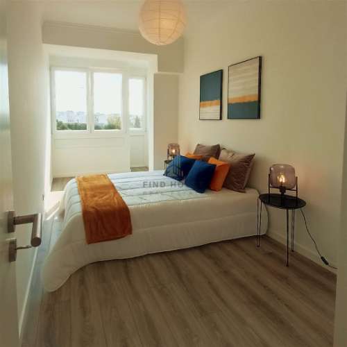 Apartamento T3 totalmente remodelado em Benfica