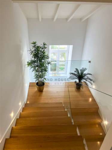 Moradia T4 totalmente remodelada no centro histórico de Viana do Castelo