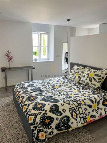 Moradia T4 totalmente remodelada no centro histórico de Viana do Castelo