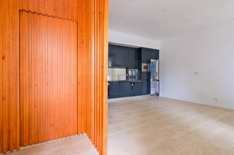 Apartamento T1 com lugar de estacionamento em Belém