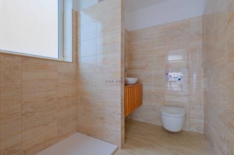 Apartamento T1 com lugar de estacionamento em Belém