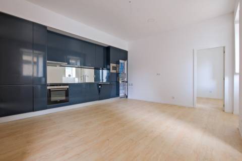 Apartamento T1 com lugar de estacionamento em Belém