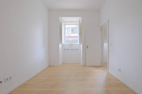 Apartamento T1 com lugar de estacionamento em Belém