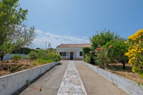 Moradia Térrea T3 com terreno de 8250m2 em Bordeira, Aljezur