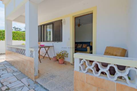 Moradia Térrea T3 com terreno de 8250m2 em Bordeira, Aljezur