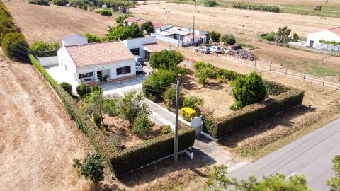 Moradia Térrea T3 com terreno de 8250m2 em Bordeira, Aljezur