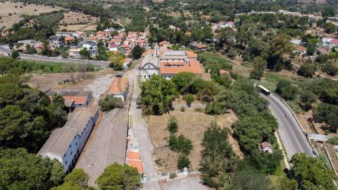 Terreno com edifício para reconstrução de Hotel e Habitação em Setúbal