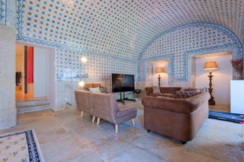 Apartamento T3+1, em condomínio privado com piscina, no Restelo