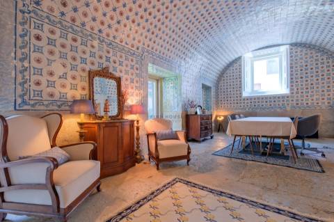 Apartamento T3+1, em condomínio privado com piscina, no Restelo