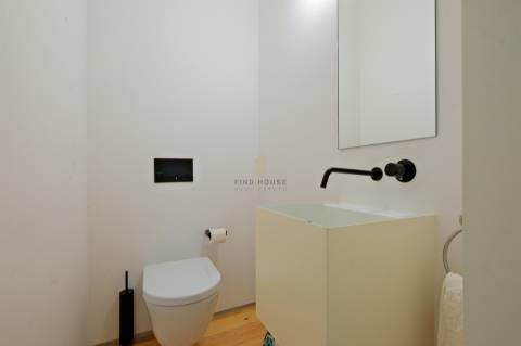 Apartamento T3+1, em condomínio privado com piscina, no Restelo