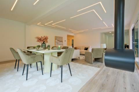 Moradia T4 de Luxo Totalmente Remodelada na Herdade da Aroeira