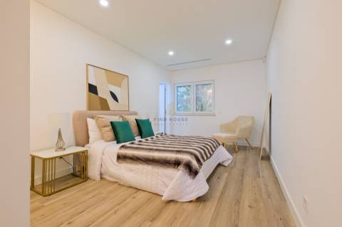 Moradia T4 de Luxo Totalmente Remodelada na Herdade da Aroeira