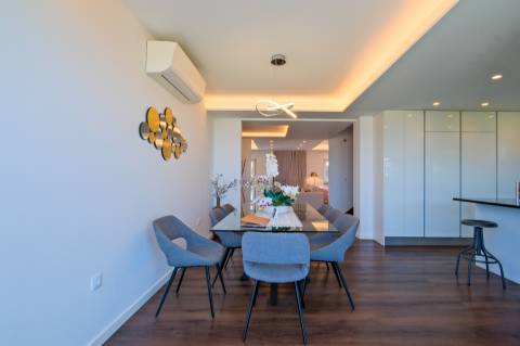 Vende-se Moradia T5 com piscina em Algueirão