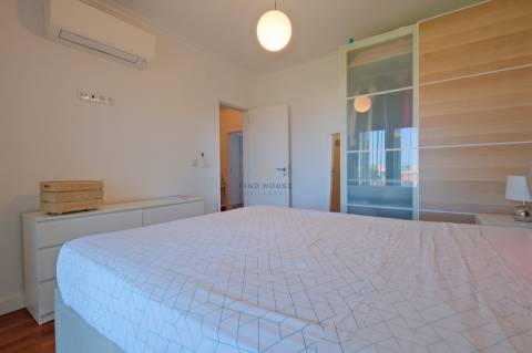 Vende-se Moradia T5 com piscina em Algueirão