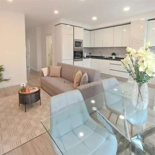 Apartamento T3 totalmente remodelado em Penha de França