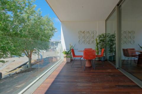 Apartamento T1 com garagem e frente de Rio na Afurada, Vila Nova de Gaia
