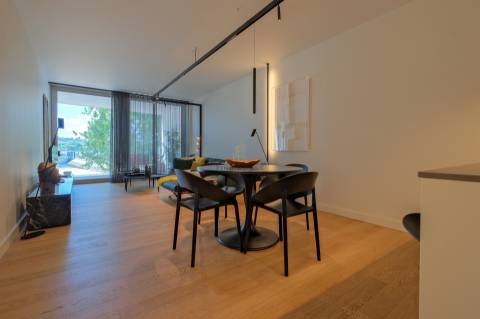 Apartamento T1 com garagem e frente de Rio na Afurada, Vila Nova de Gaia