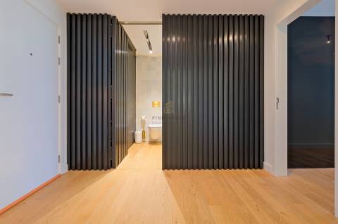 Apartamento T1 com garagem e frente de Rio na Afurada, Vila Nova de Gaia