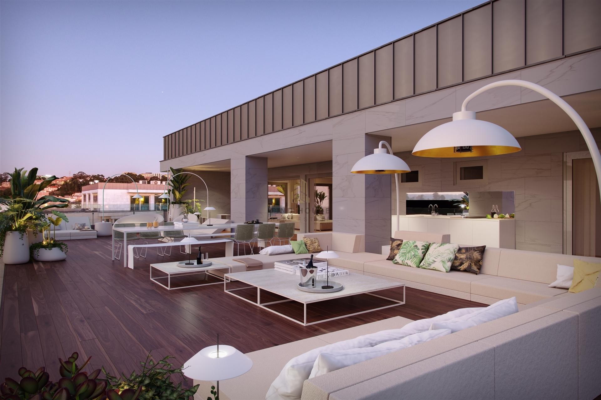 Penthouse T3+1 com terraço de 183m2 e 3 lugares de garagem,  com vista Rio e Mar
